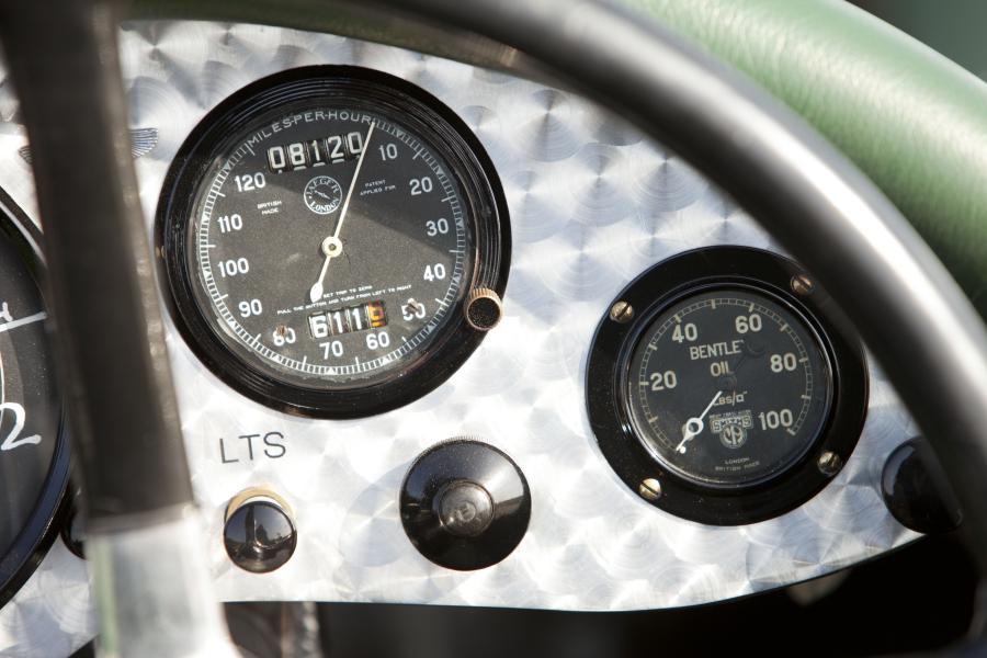 Панель приборов Bentley 3/8-Litre Hawkeye Special 1924 года  (фото 13 из 33)